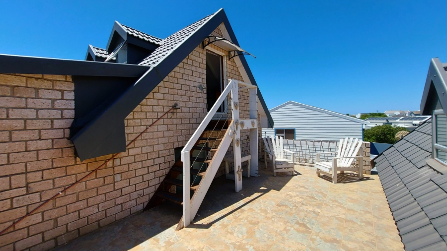 5 Bedroom Property for Sale in Britannia Bay Western Cape